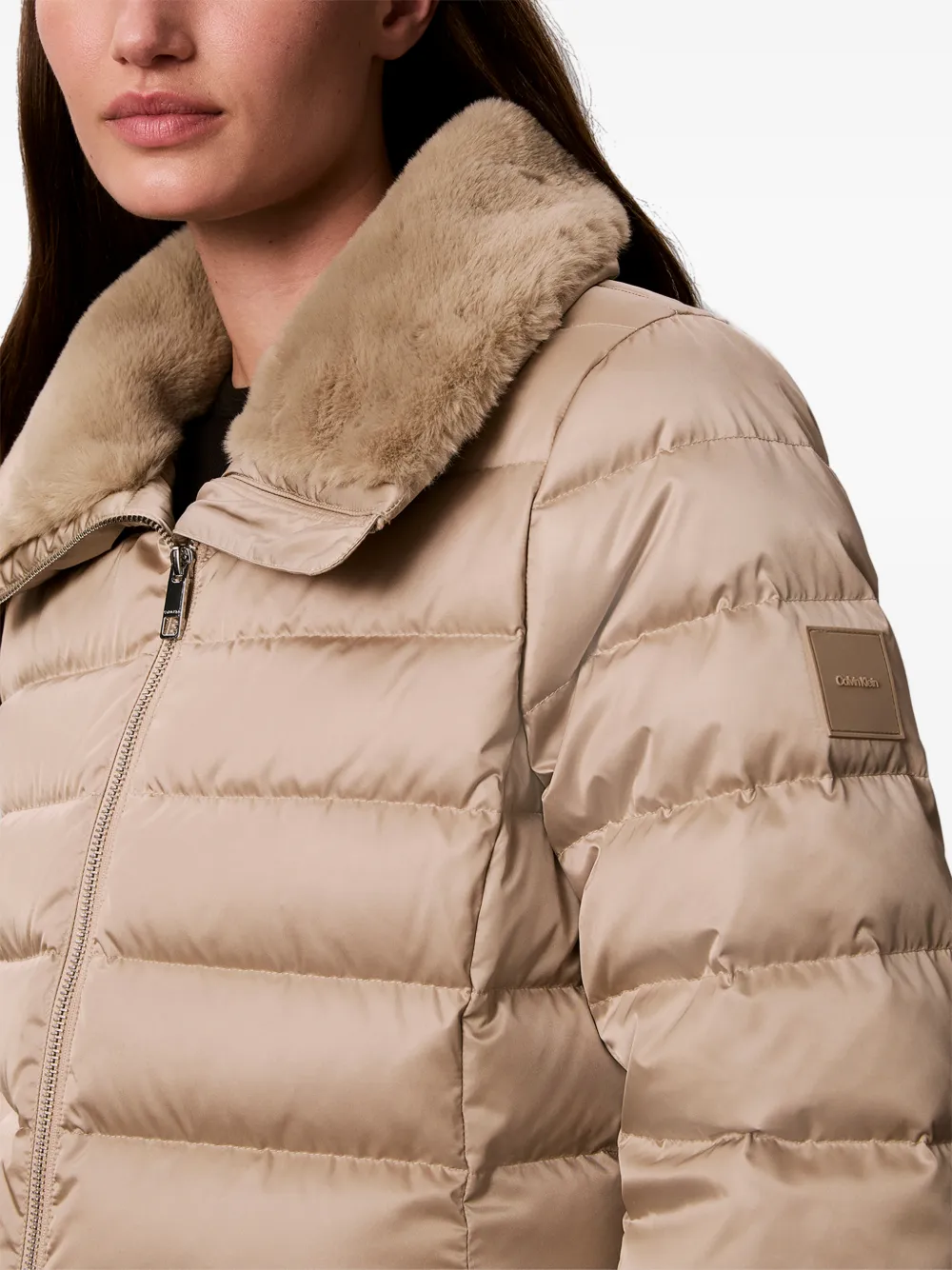 Calvin Klein Donsjack met kraag van imitatiebont Beige