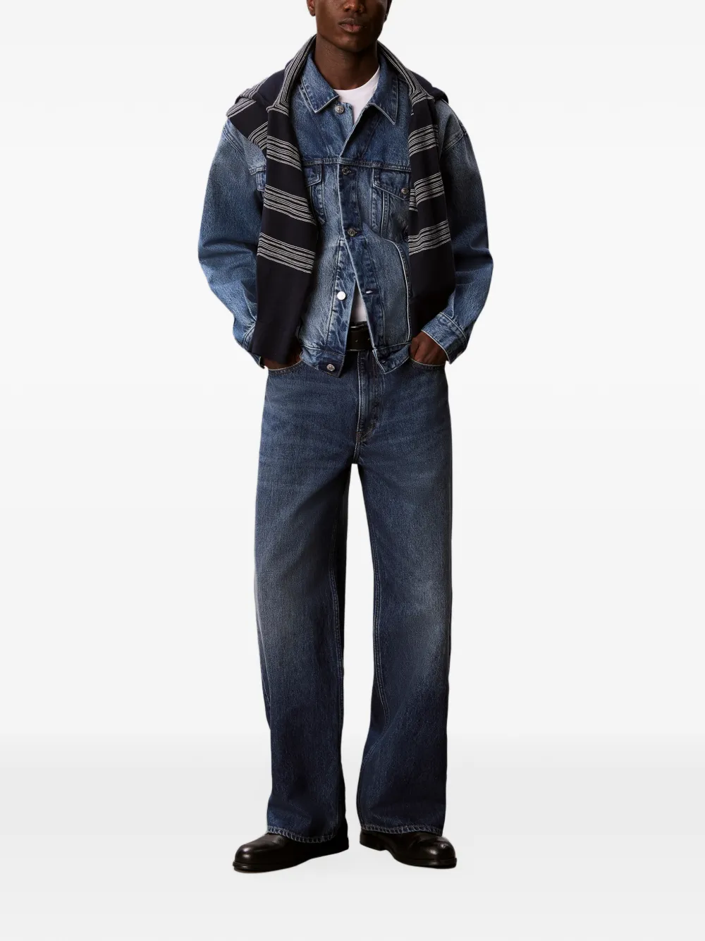 Calvin Klein Jeans met vervaagd effect en logopatch Blauw