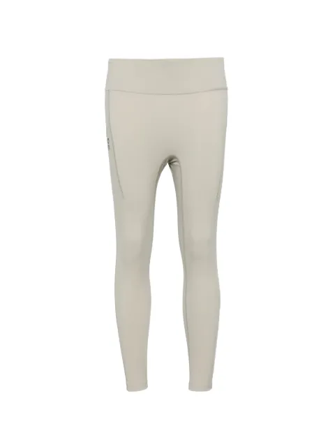 On  performance leggings