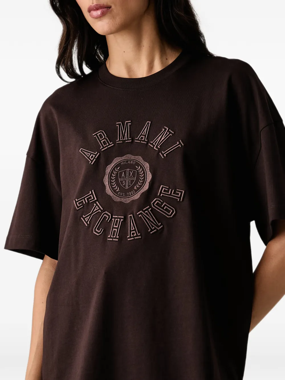 Armani Exchange T-shirt met geborduurd logo Bruin