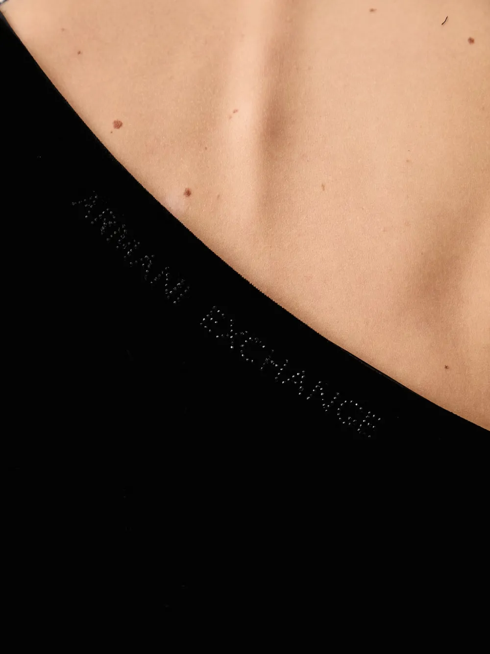 Armani Exchange one-shoulder velvet midi dress Zwart