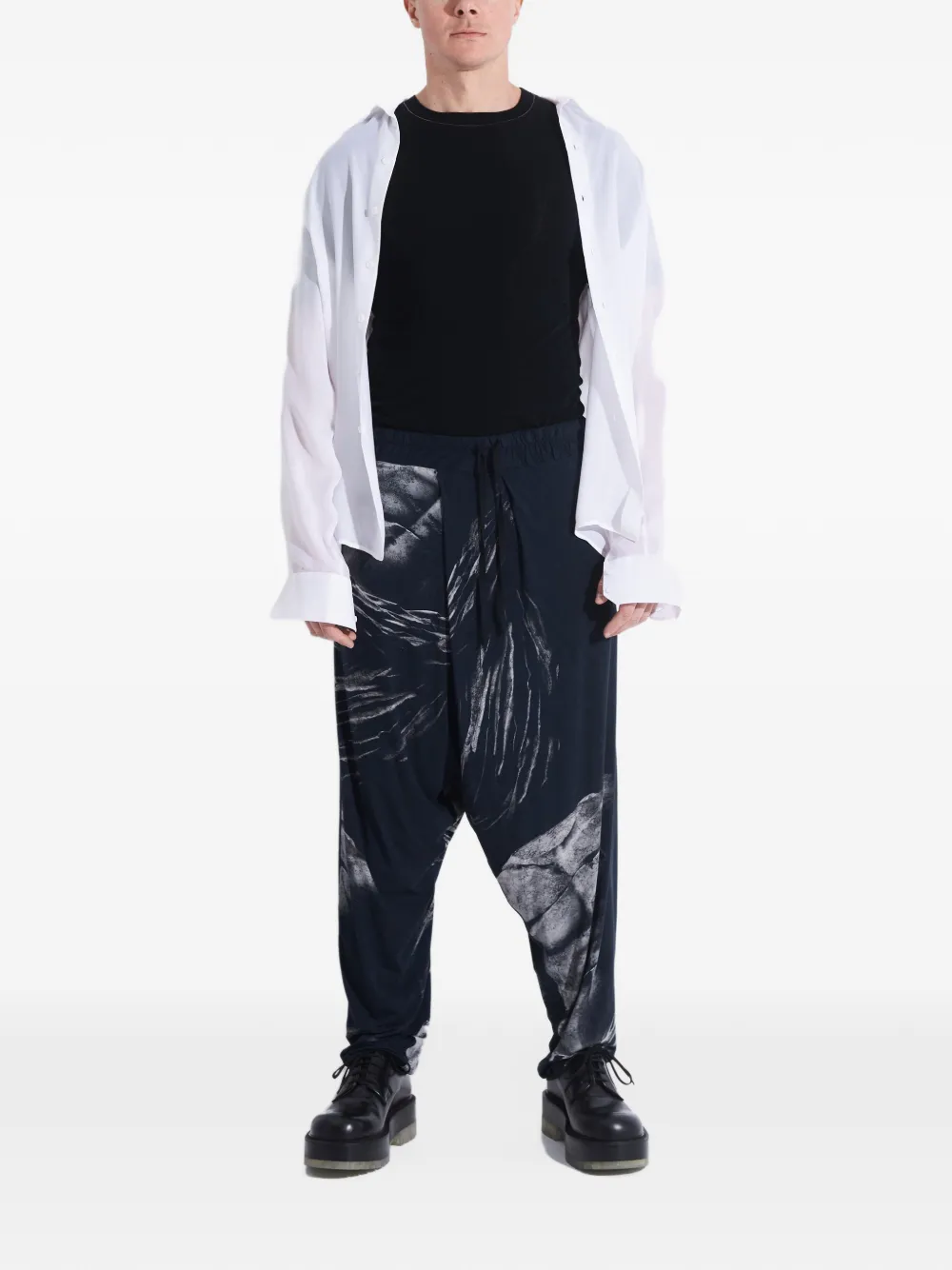 Tessitura Broek met verlaagd kruis en print Zwart