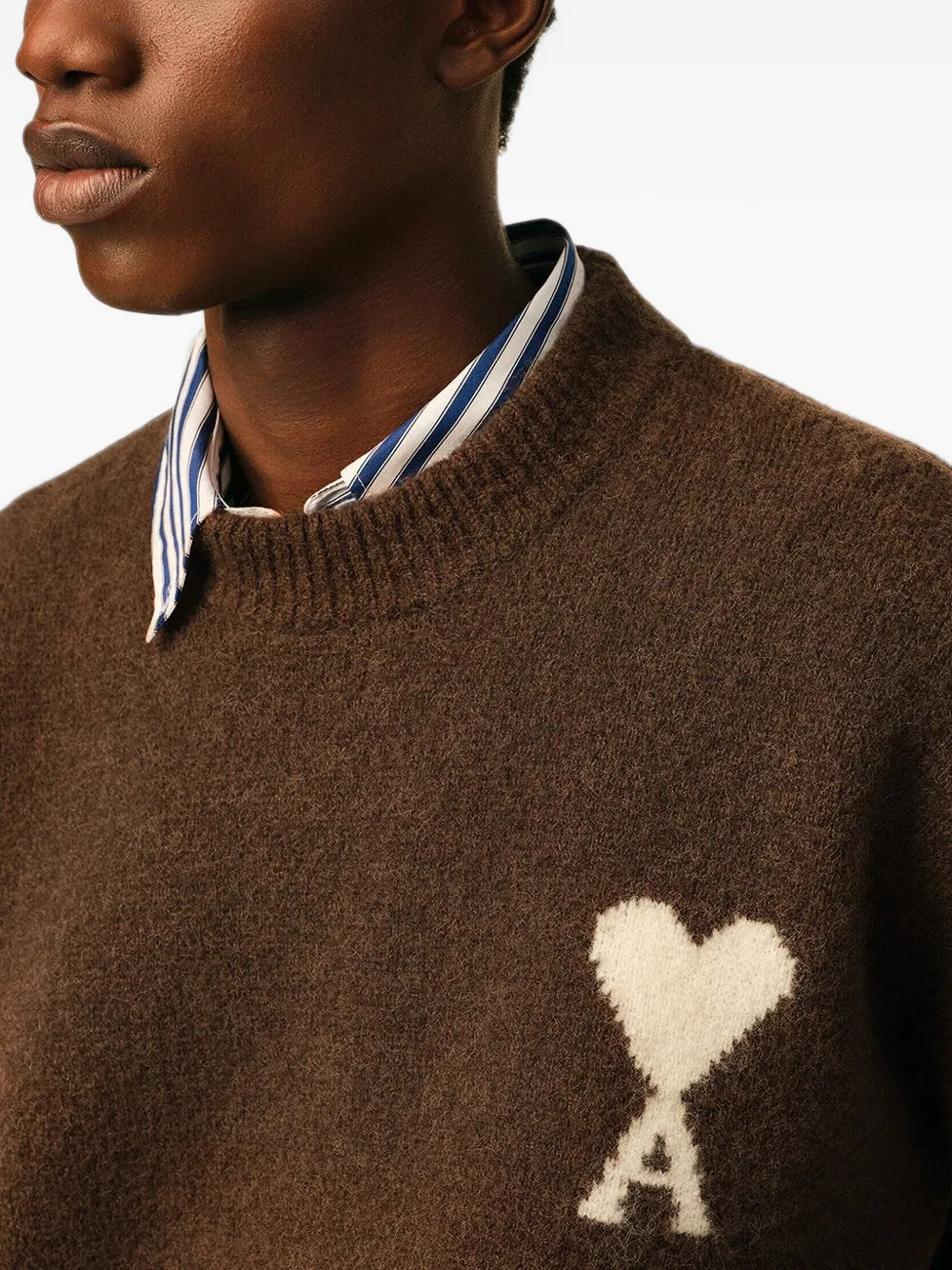 AMI Paris brown crewneck alpaca sweater with Ami de Coeur Bruin