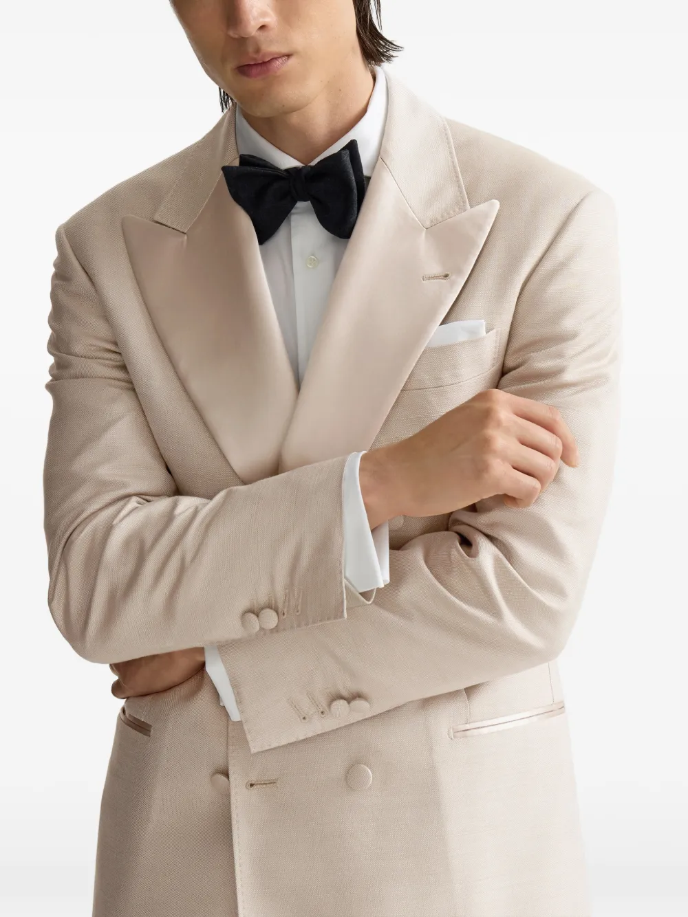 Brunello Cucinelli Zijden smokingjack met anderhalve rij knopen en puntige revers Beige