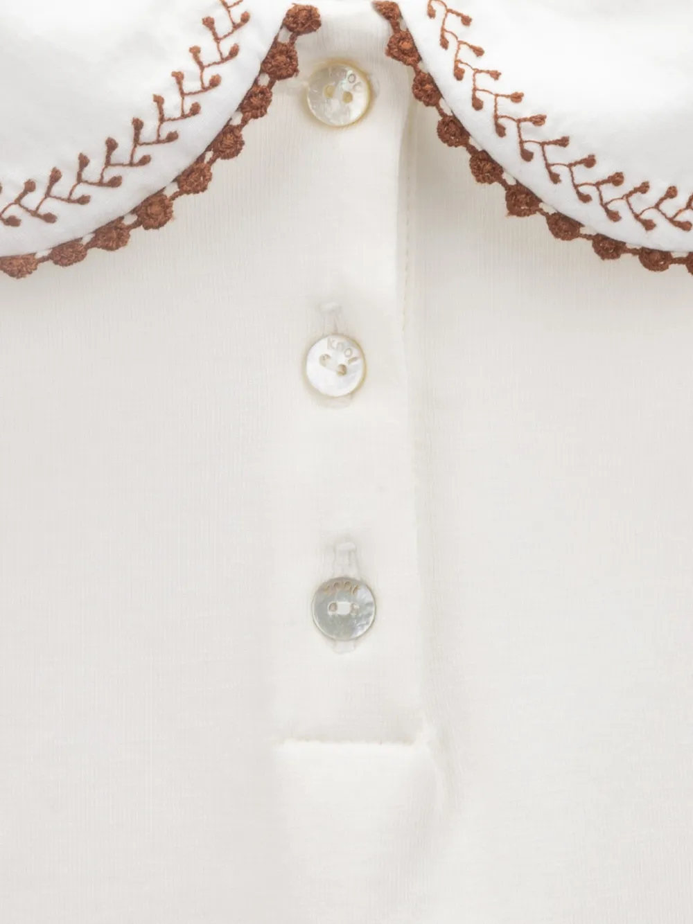 Knot Mae poloshirt met geborduurde kraag en lange mouwen Wit