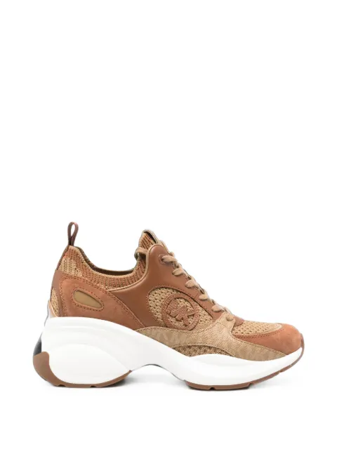 Michael Kors tenis con parche del logo y suela gruesa
