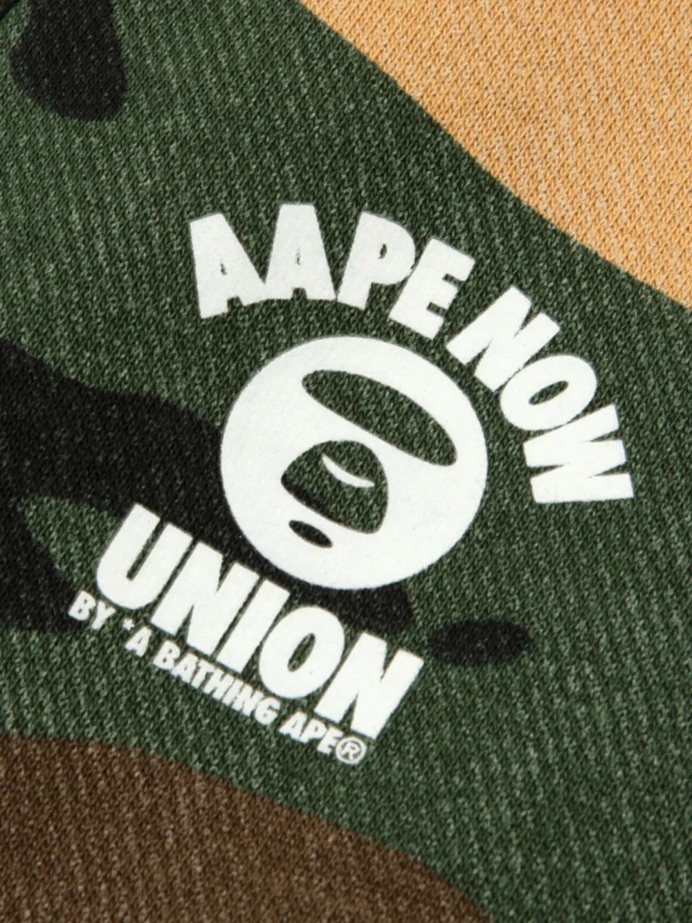 AAPE BY *A BATHING APE Trainingsbroek met camouflage- en logoprint Groen