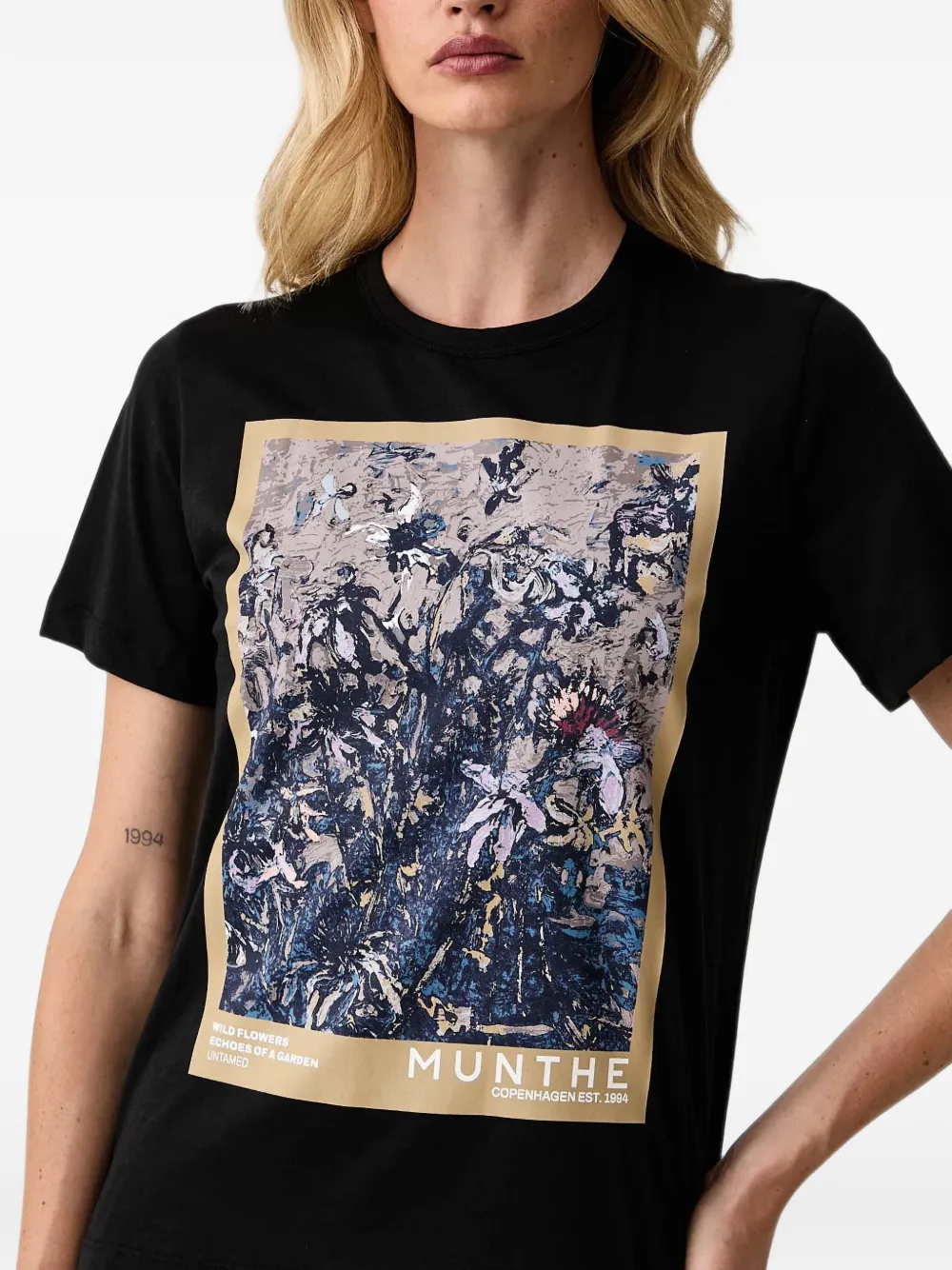 MUNTHE Vuranus T-shirt met grafische print Zwart