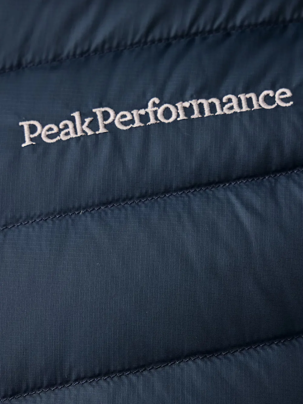 Peak Performance Frost gewatteerd jack met capuchon Blauw