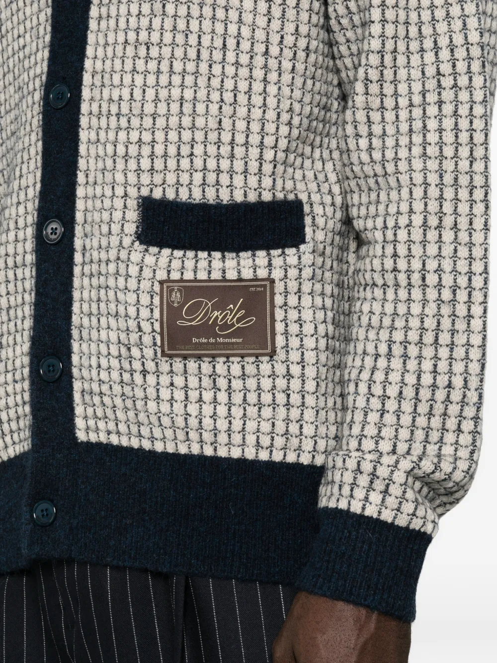 Drôle De Monsieur Wafelgebreid vest met logo-patch Beige