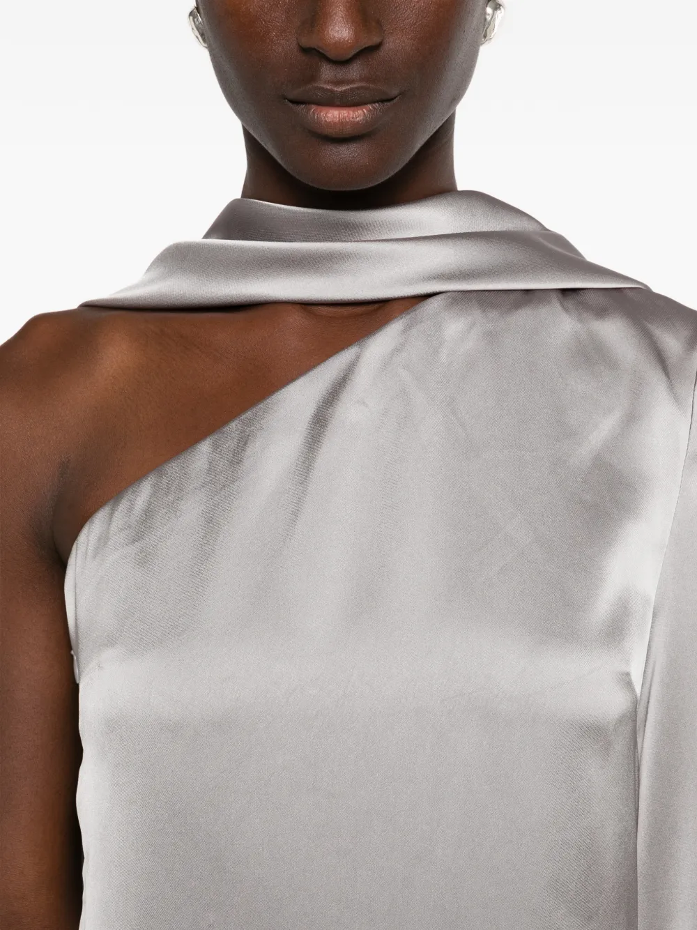 Solace London Newman one-shoulder cape maxi dress Zilver