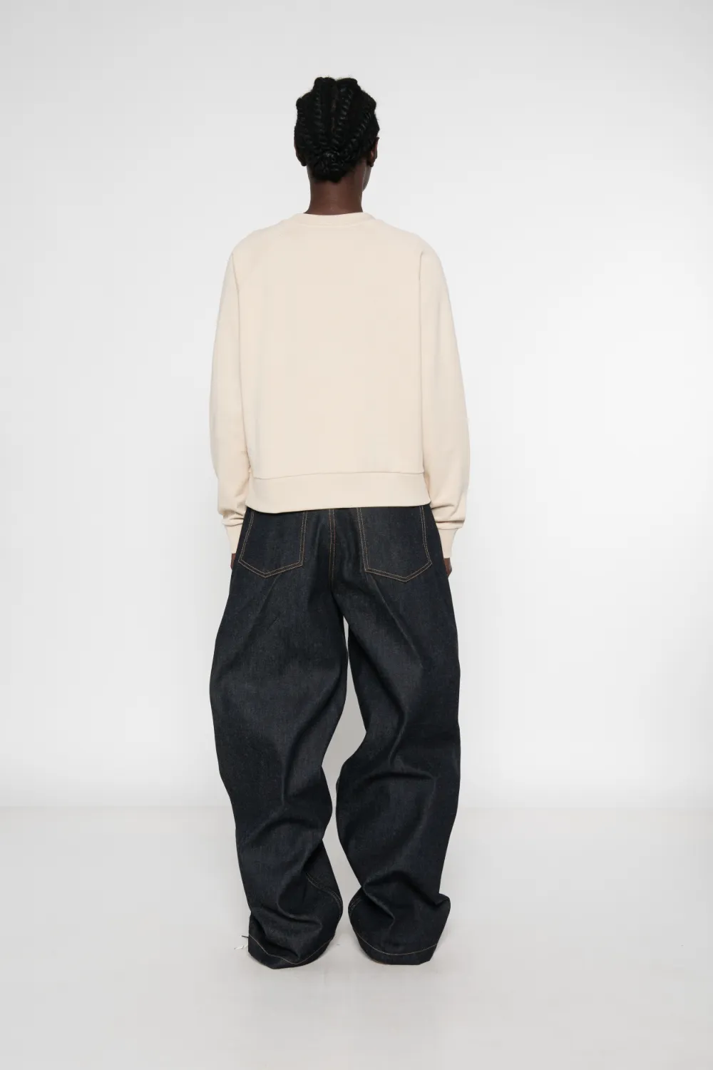 Moncler logo-embroidered raglan-sleeve sweatshirt Beige