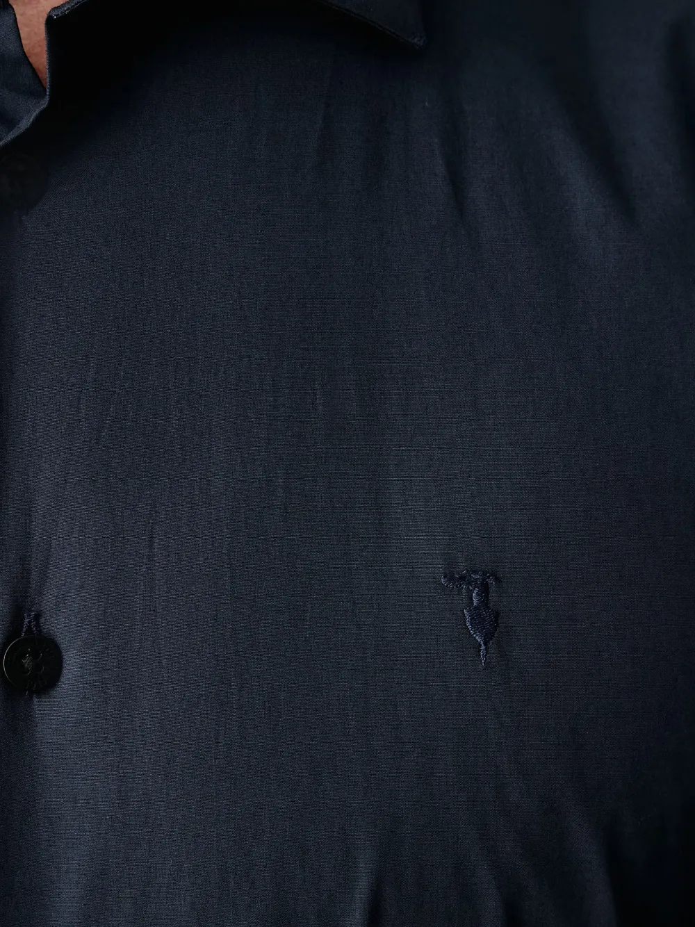 Trussardi logo-embroidered button-down shirt Blauw