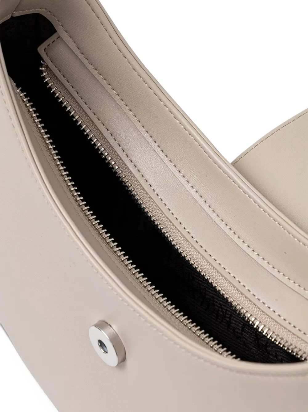 Armani Exchange Halvemaanvormige schoudertas met logoplakkaat Beige