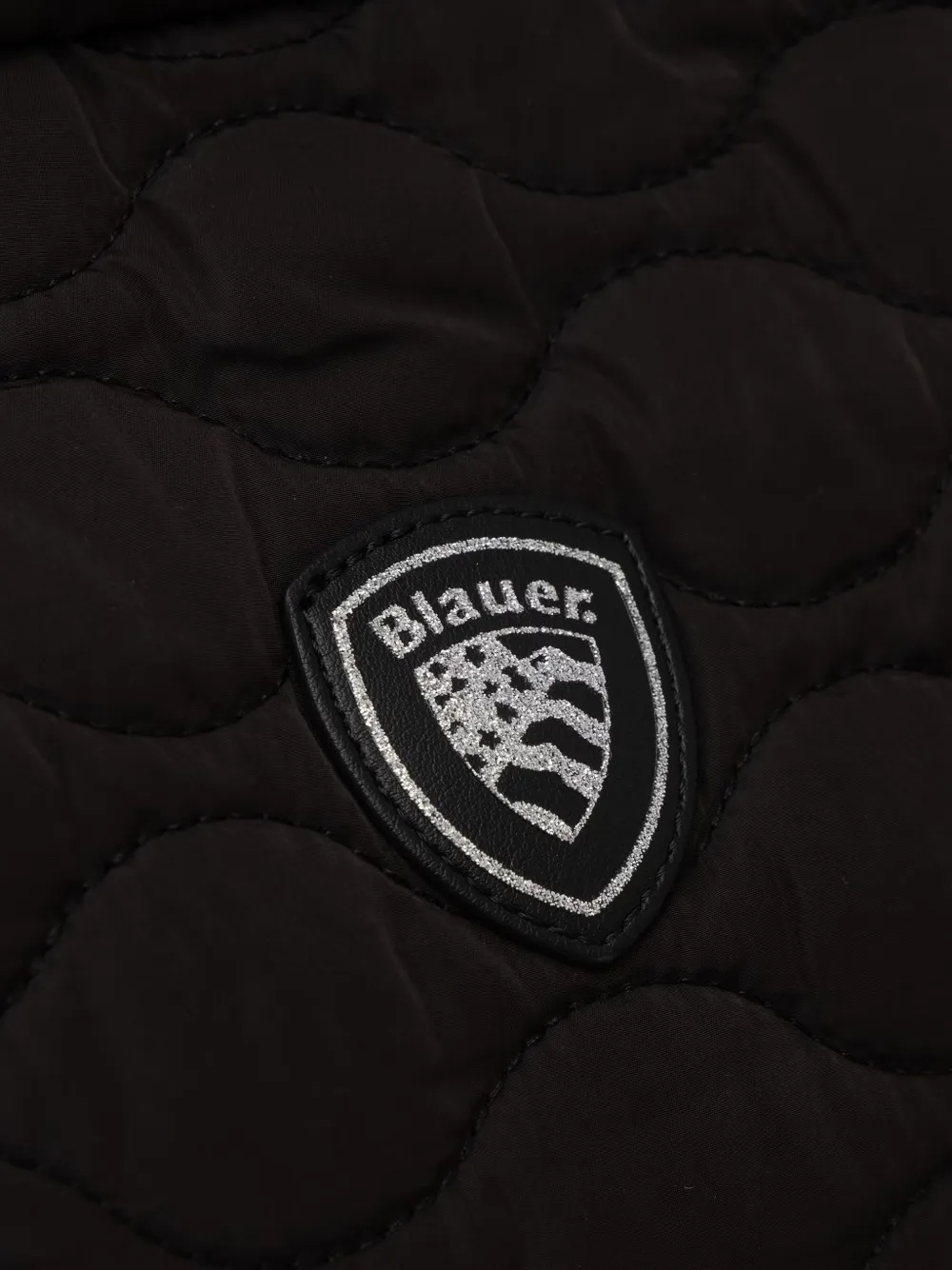 Blauer quilted logo-patch tote bag Zwart