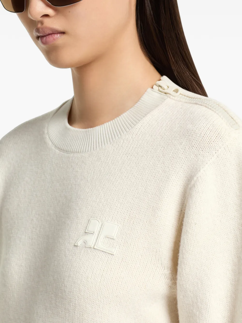 Courrèges Trui met logo-patch en rits op de schouder Beige