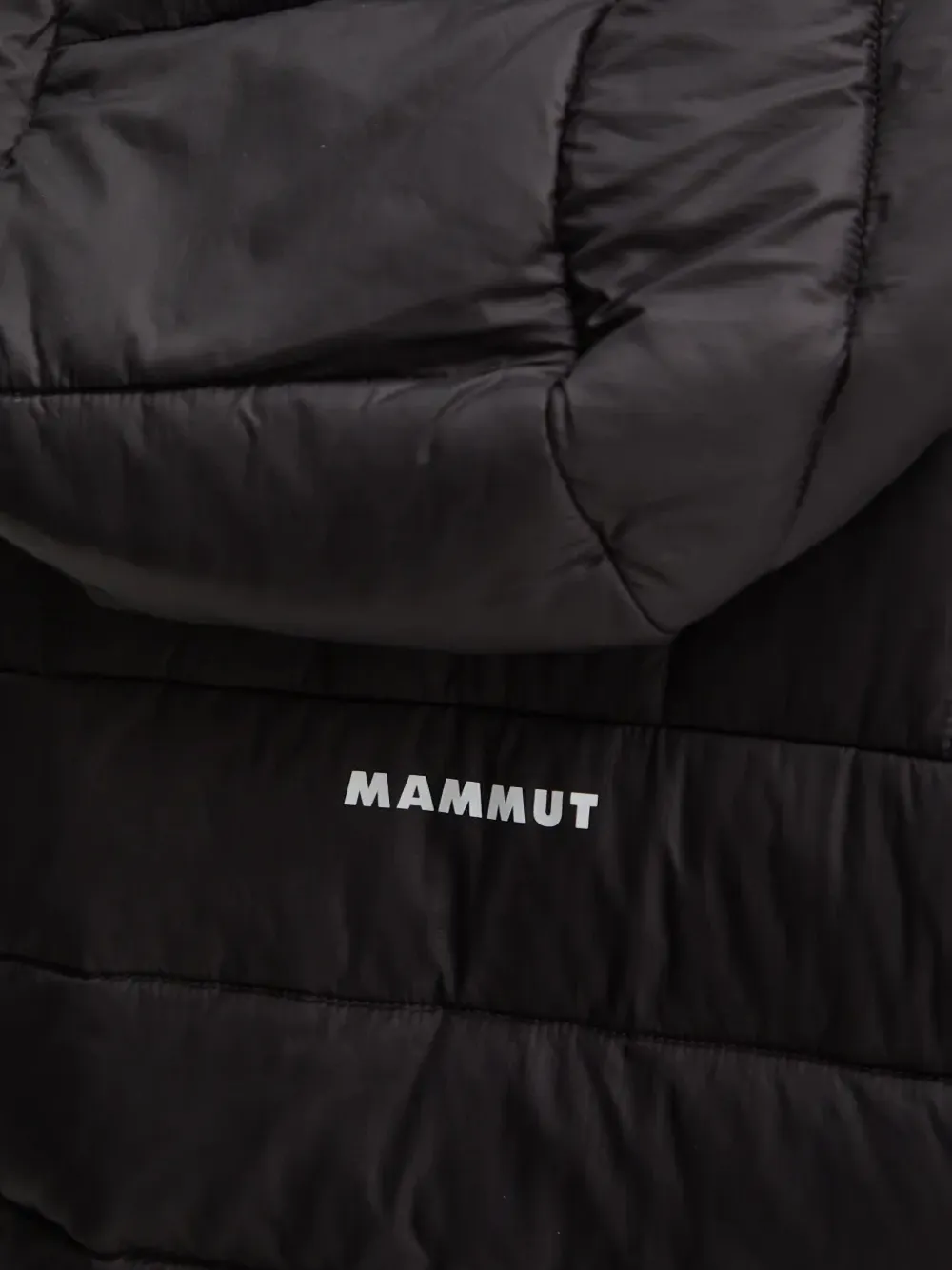 Mammut quilted hooded jacket Zwart