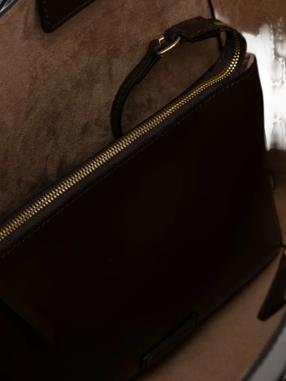 Marc O'Polo Tessa logo-patch pouch-detail tote bag Bruin