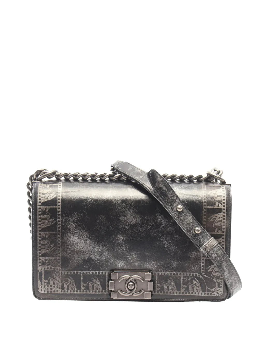 CHANEL Pre-Owned 2016-2017 Old Medium Distressed Calfskin Paris in Rome Boy Flap crossbody bag - Nero