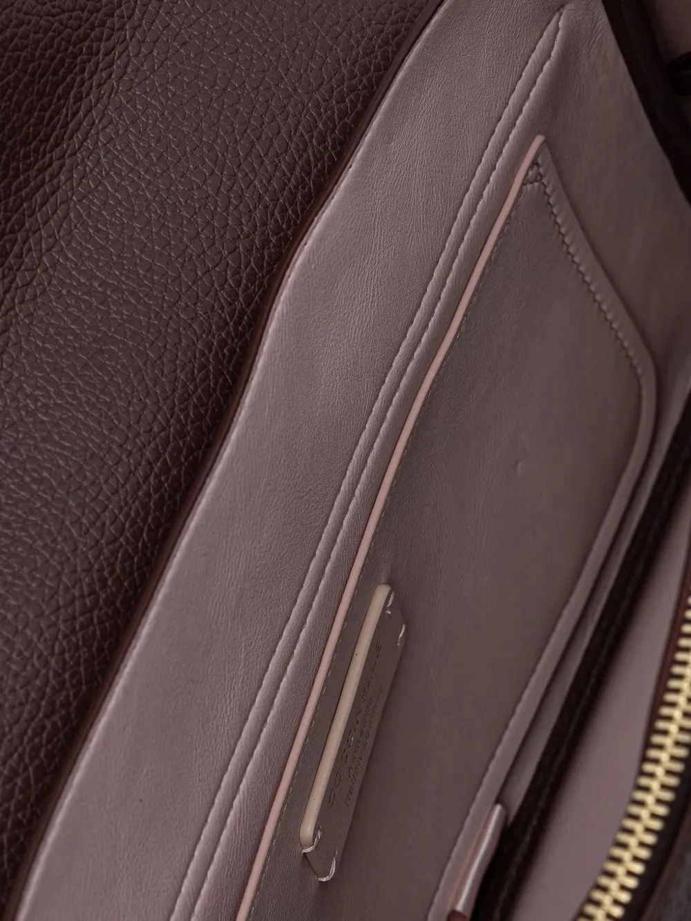 Coccinelle Grote C-Me Lock leren shopper met textuur en omslag Rood