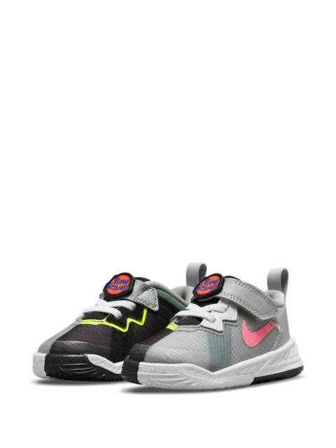 Nike Kids tenos bajos LeBron 18