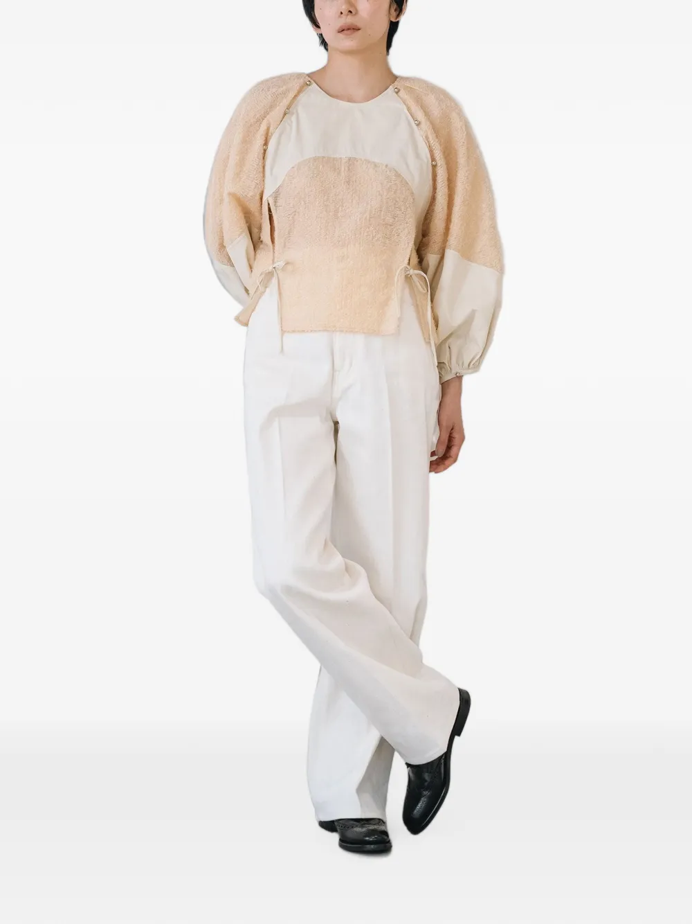 Muller Of Yoshiokubo Relief top met pofmouwen Beige