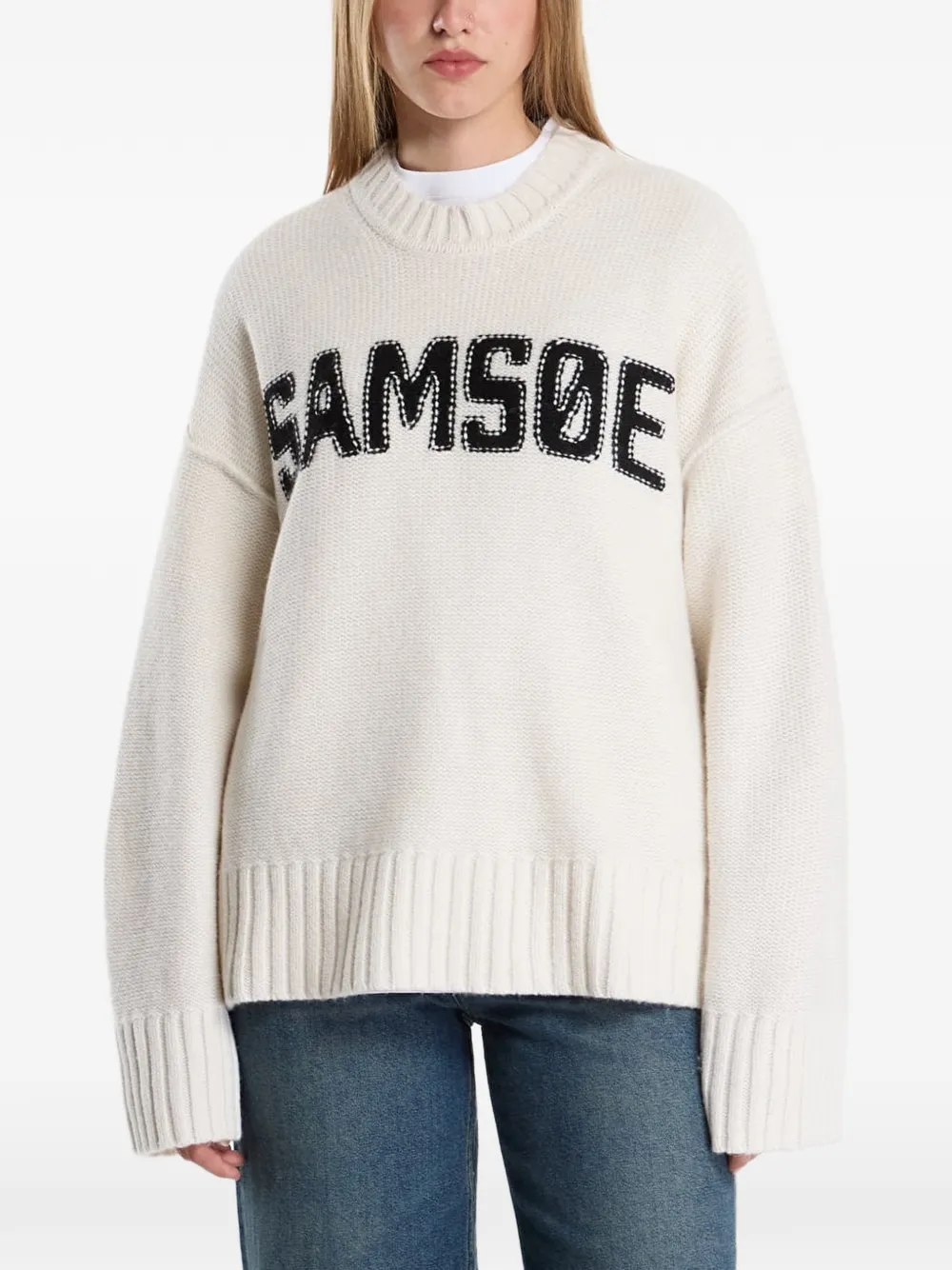 SAMSOE SAMSOE Sakeiku logo-appliqué knitted sweater - Tons neutres SAMSOE SAMSOE Sakeiku logo-appliqué knitted sweater - Tons neutres