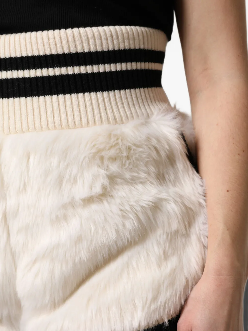 Dolce & Gabbana Gestreepte shorts van imitatiebont Beige