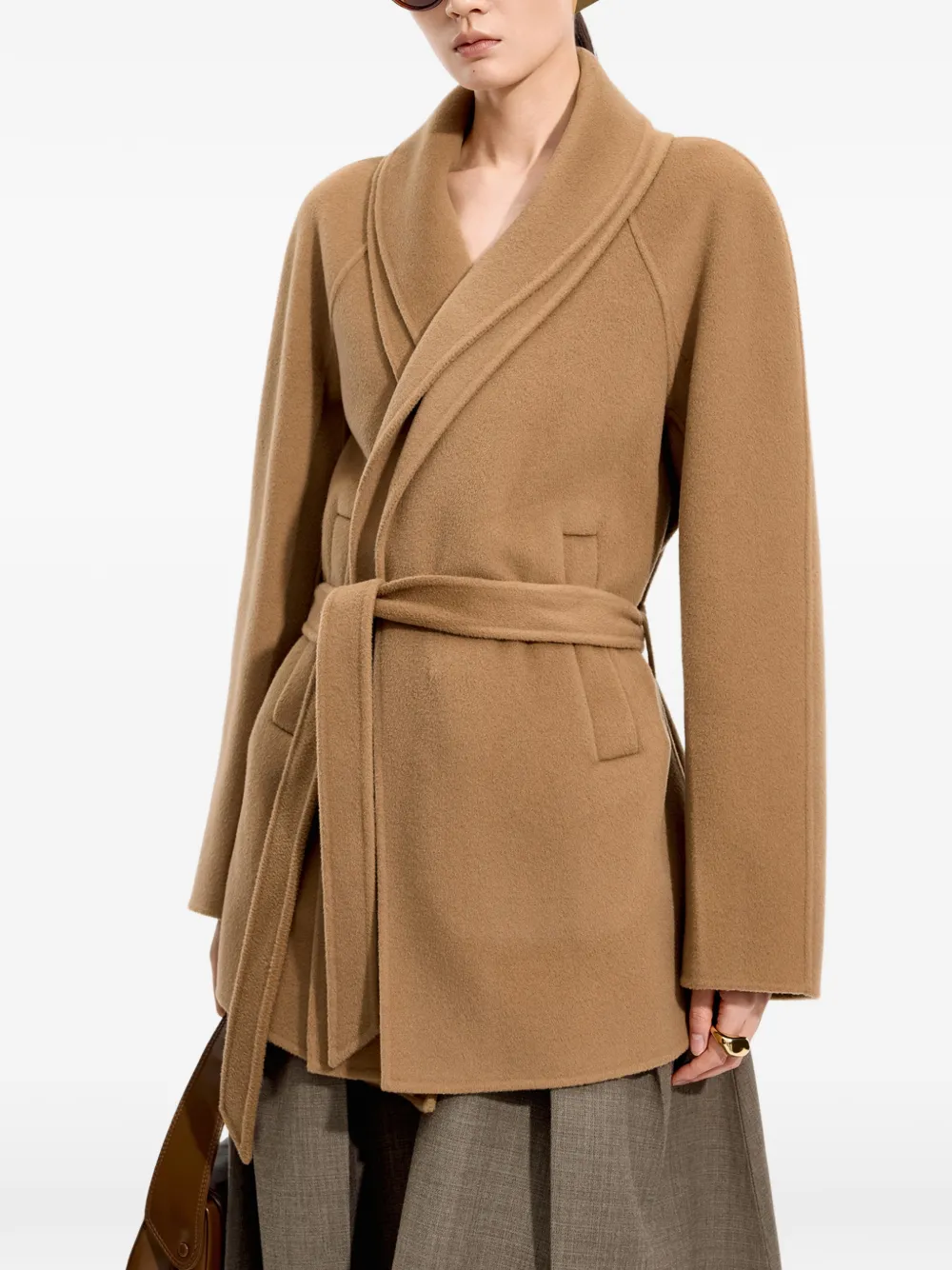 JNBY Jas met sjaalkraag en ceintuur Beige
