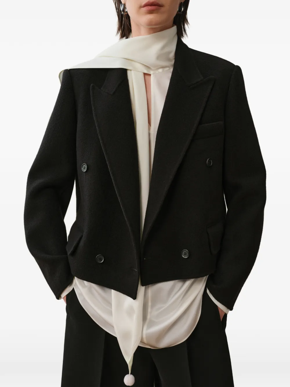 LESS Cropped jack met dubbele rij knopen Zwart