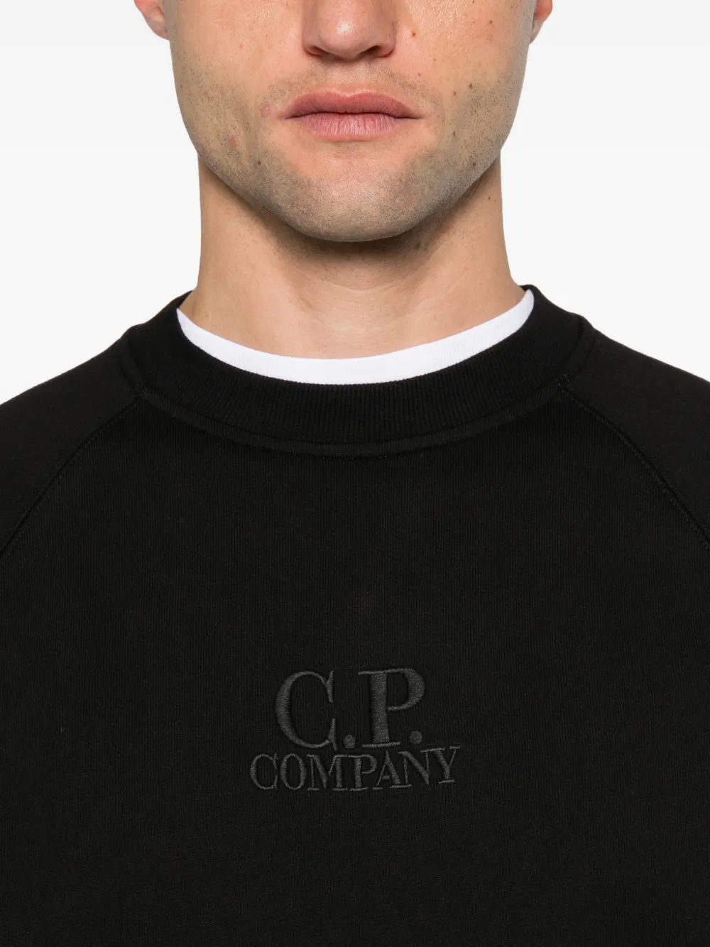 C.P. Company logo-embroidered raglan-sleeve sweater Zwart