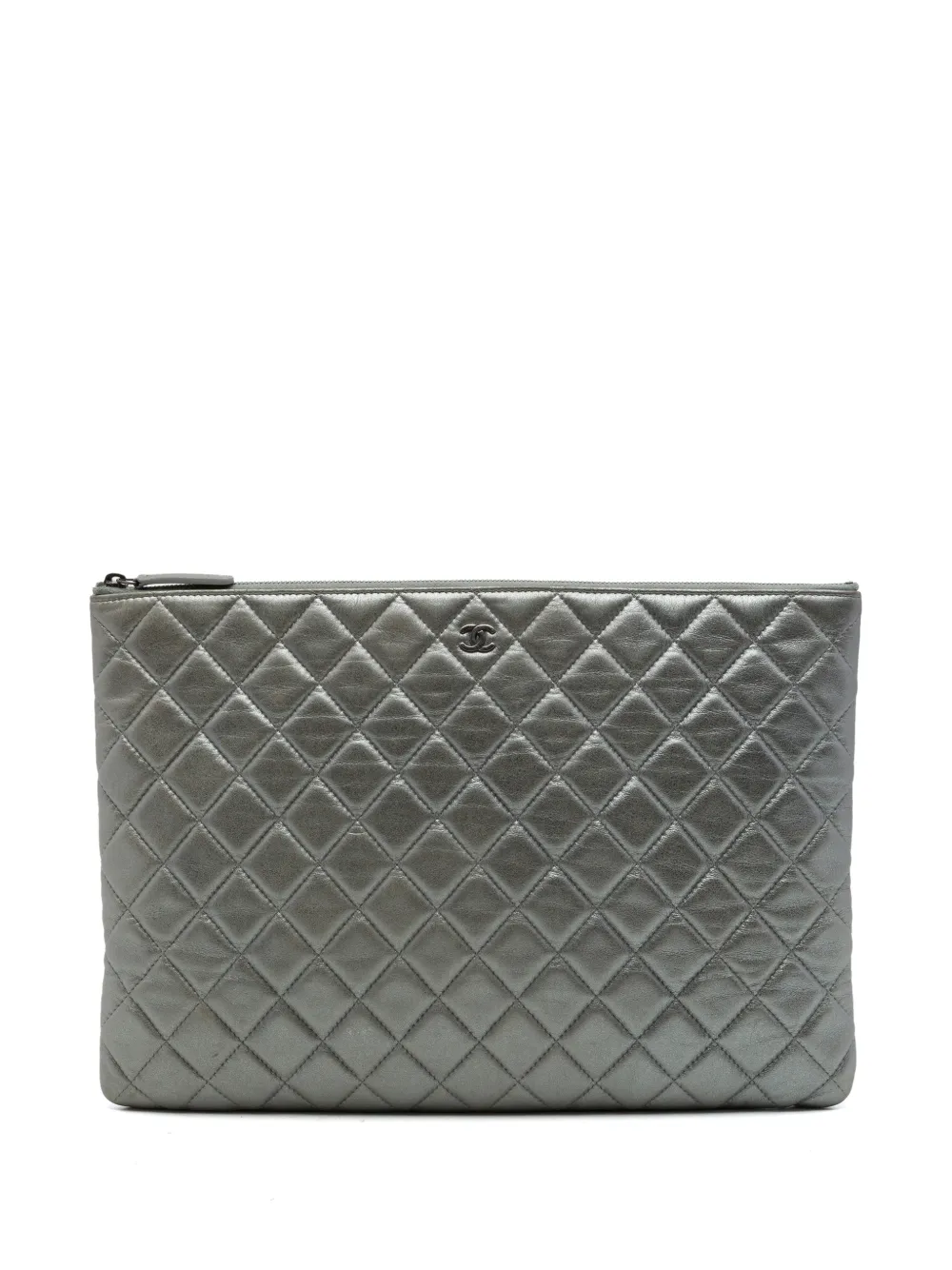 CHANEL Pre-Owned 2014 Large Quilted Metallic Lambskin O Case clutch bag - Argento