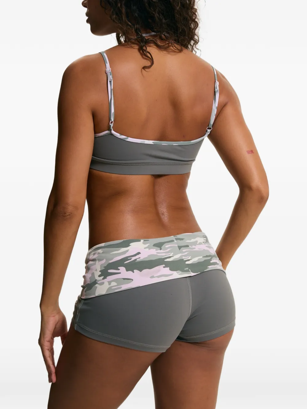 Juicy Couture Gelaagde sport-bh met camouflage-print Grijs