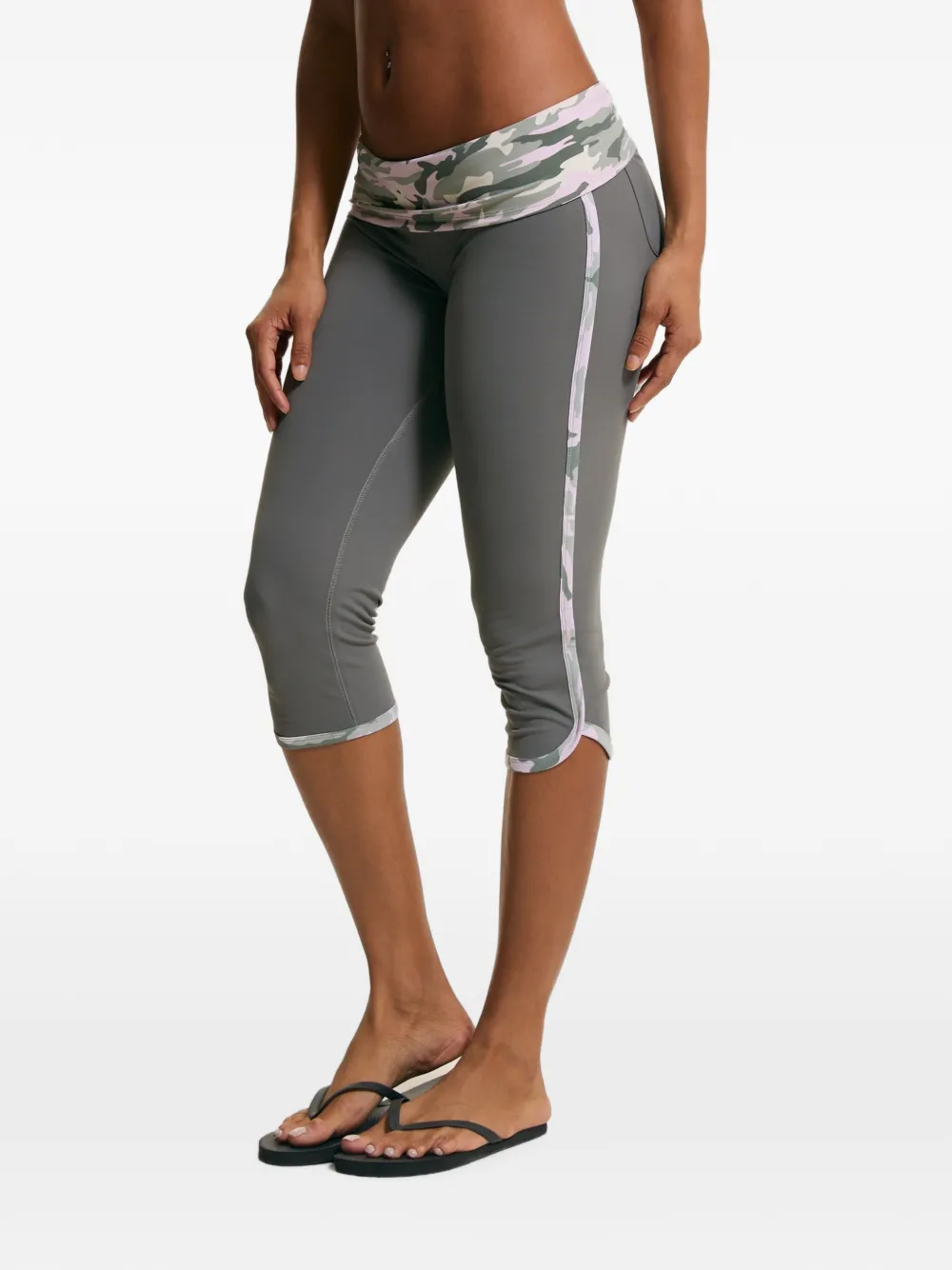 Juicy Couture Capribroek met camouflage-print Grijs