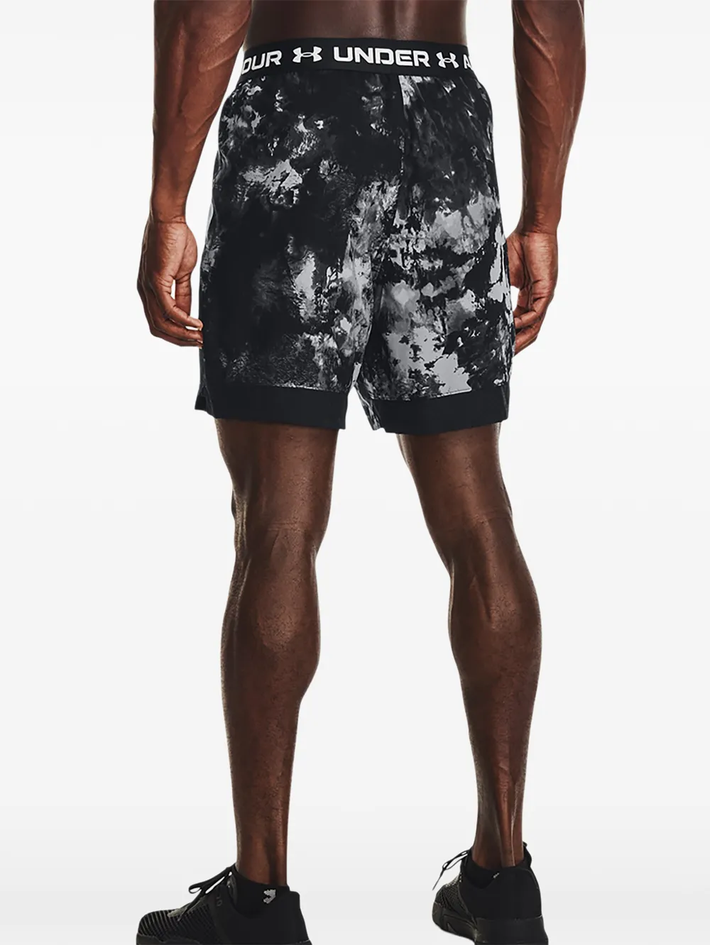 Under Armour Vanish geweven shorts met print Zwart