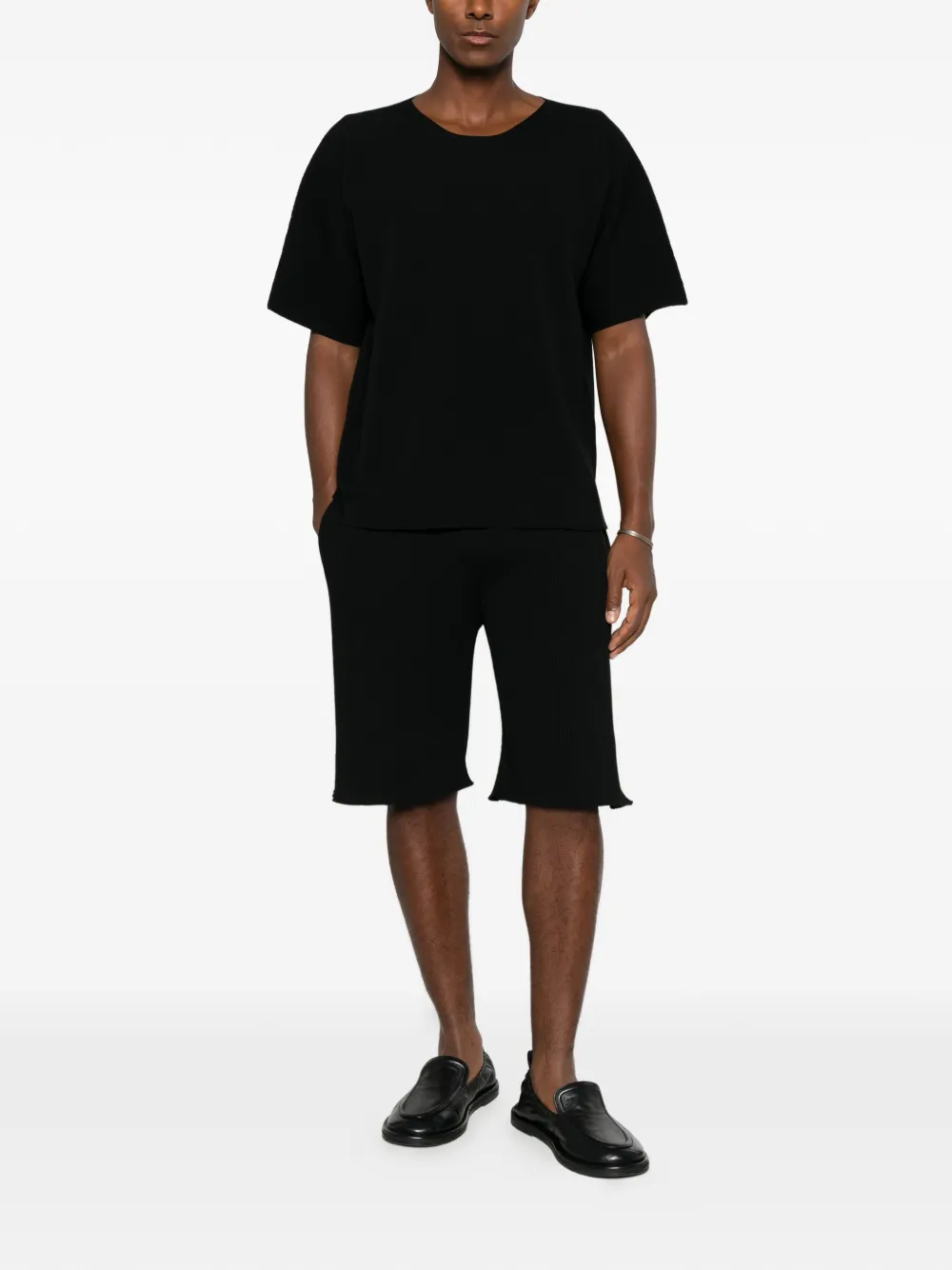 Homme Plissé Issey Miyake pocket pleated shorts Zwart