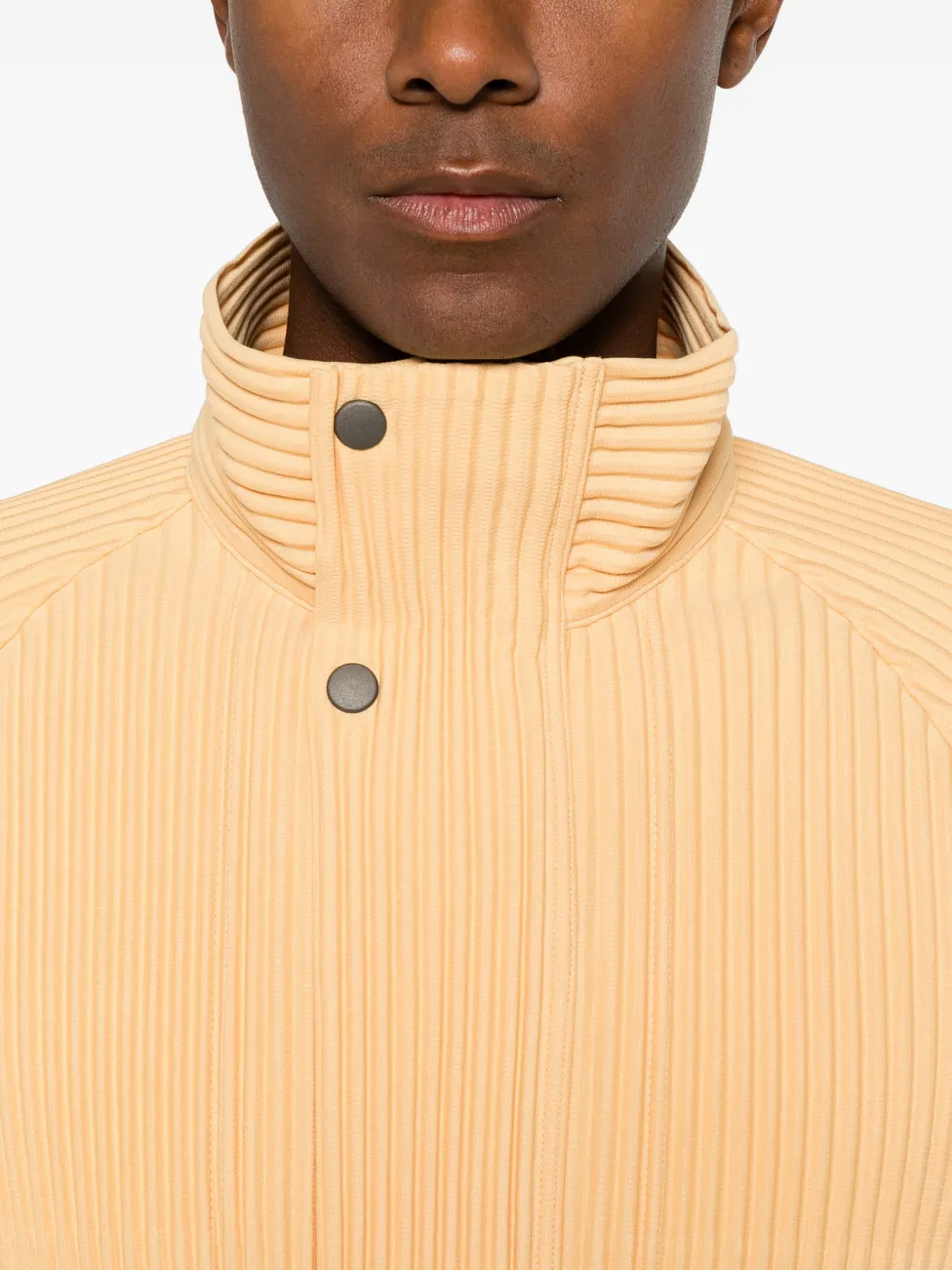 Homme Plissé Issey Miyake Geplooid jack met raglan mouwen Geel