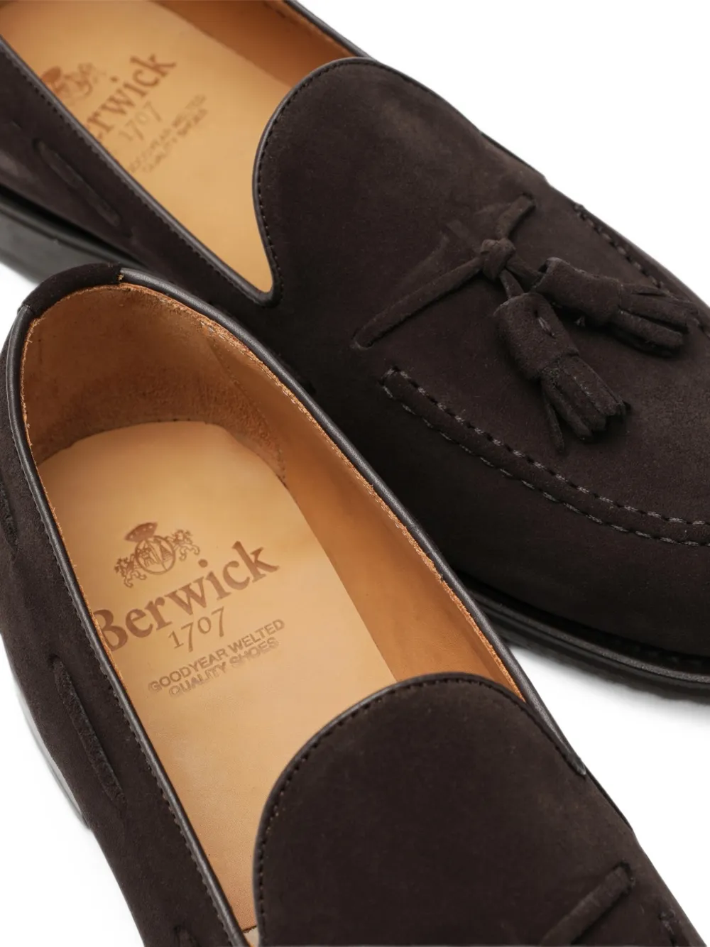 Berwick Shoes tassel-detail suede loafers Bruin
