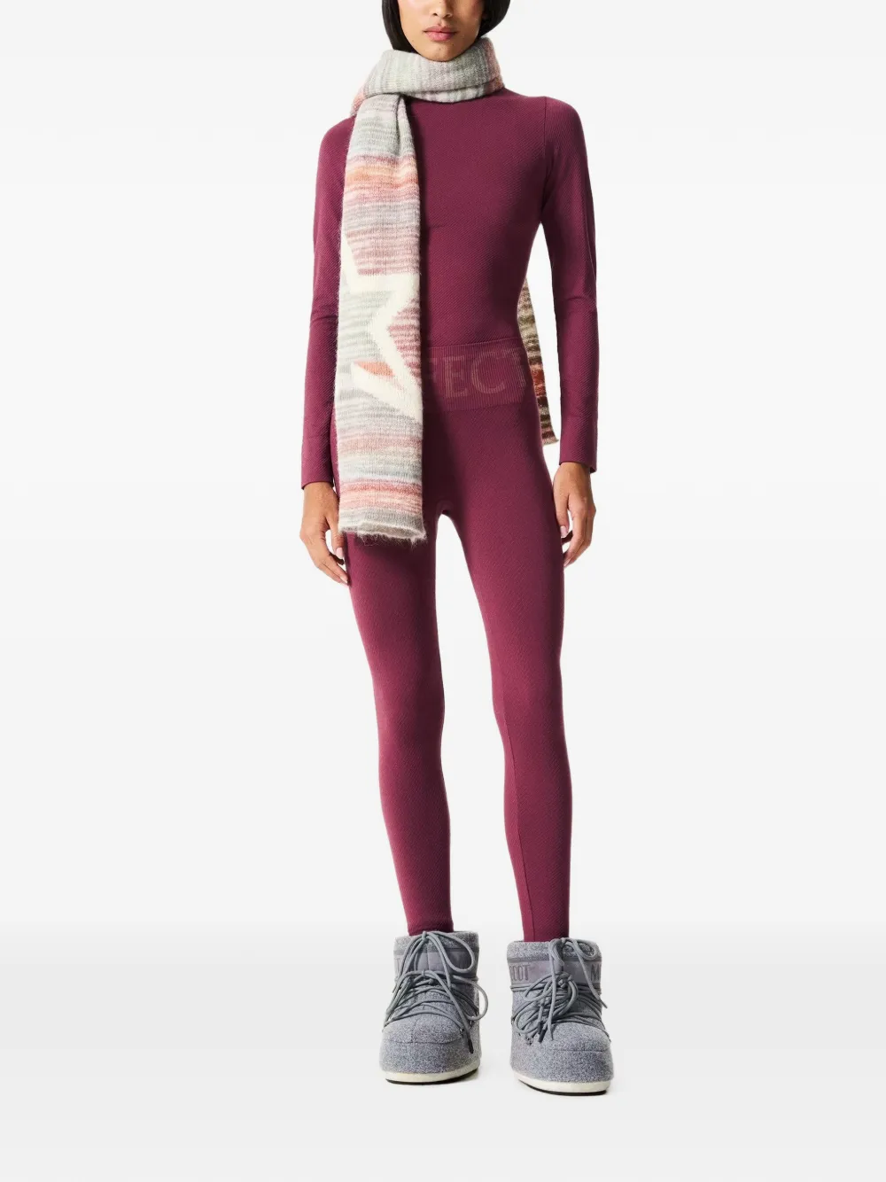 Perfect Moment Gestreepte sjaal van wol-en-mohair Beige