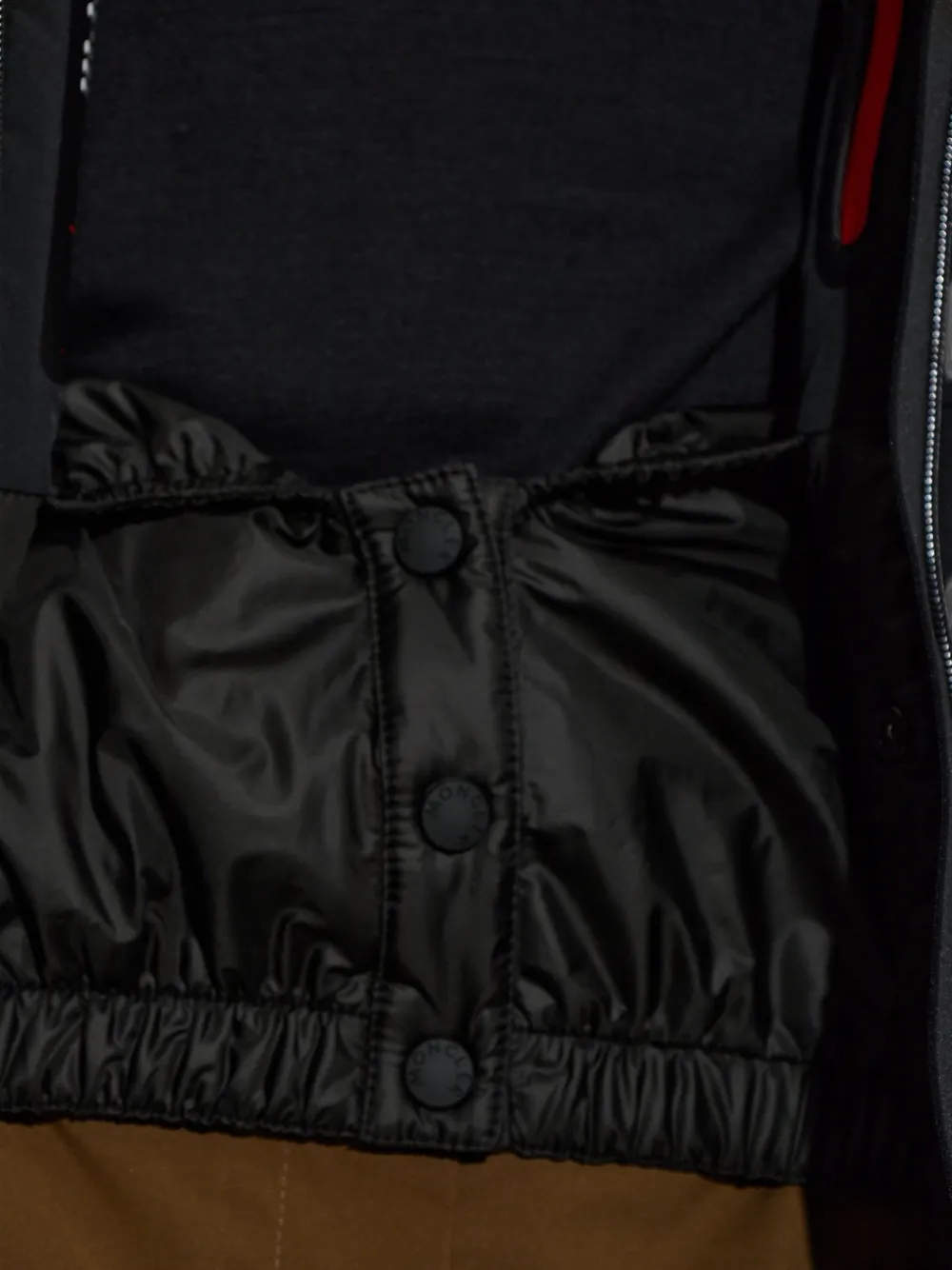 Moncler Grenoble Loira jack met ceintuur en afwerking van imitatiebont Zwart