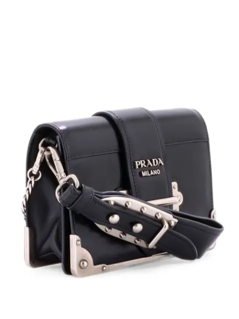Prada Pre-Owned bolsa crossbody Cahier pequeña de piel City Calf con cadena