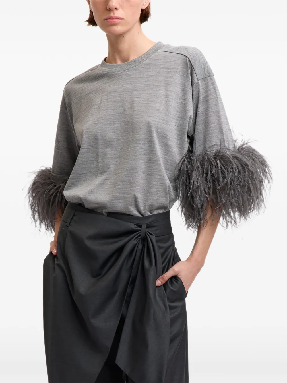 16Arlington Teodora feather-trim T-shirt - Grau