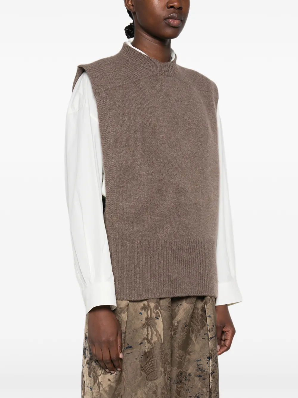 Uma Wang Front ribbed-knit sleeveless sweater Bruin
