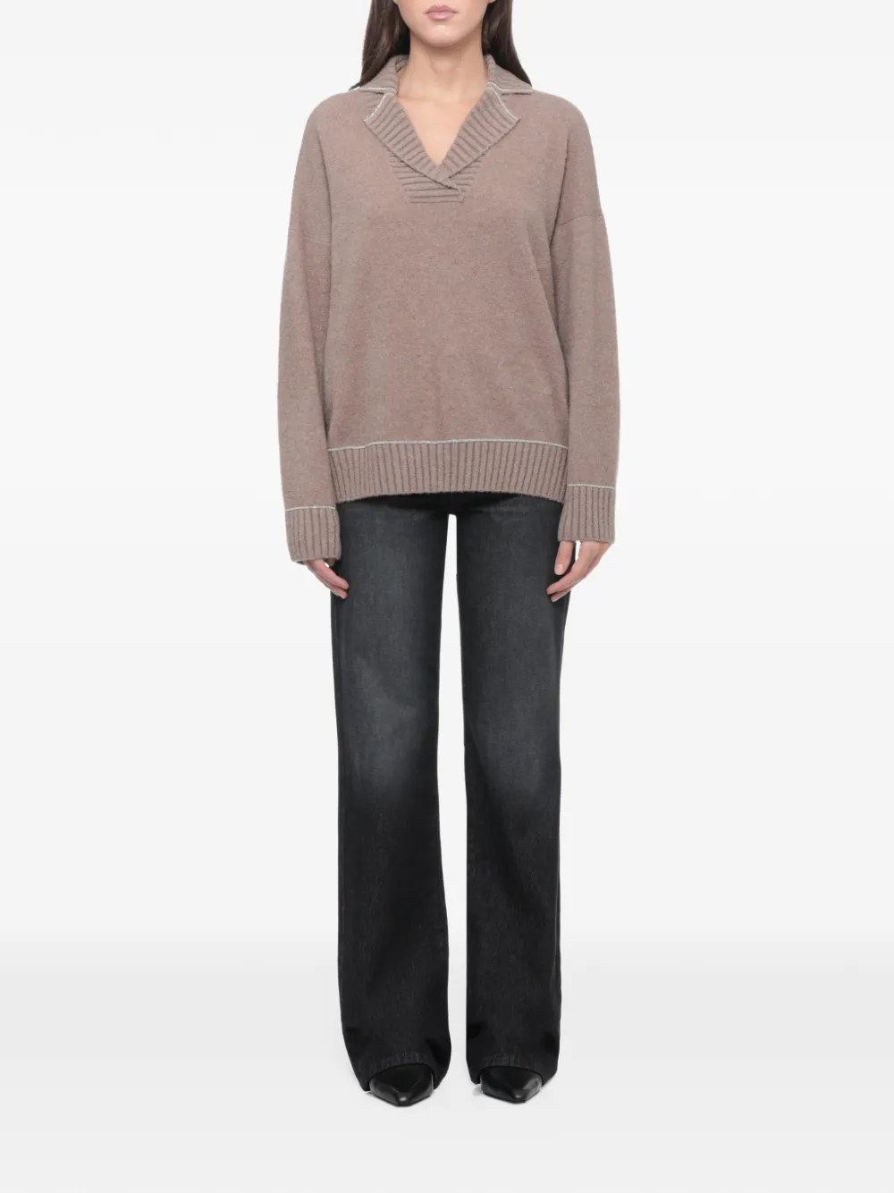 D.Exterior ribbed-trim V-neck sweater Bruin