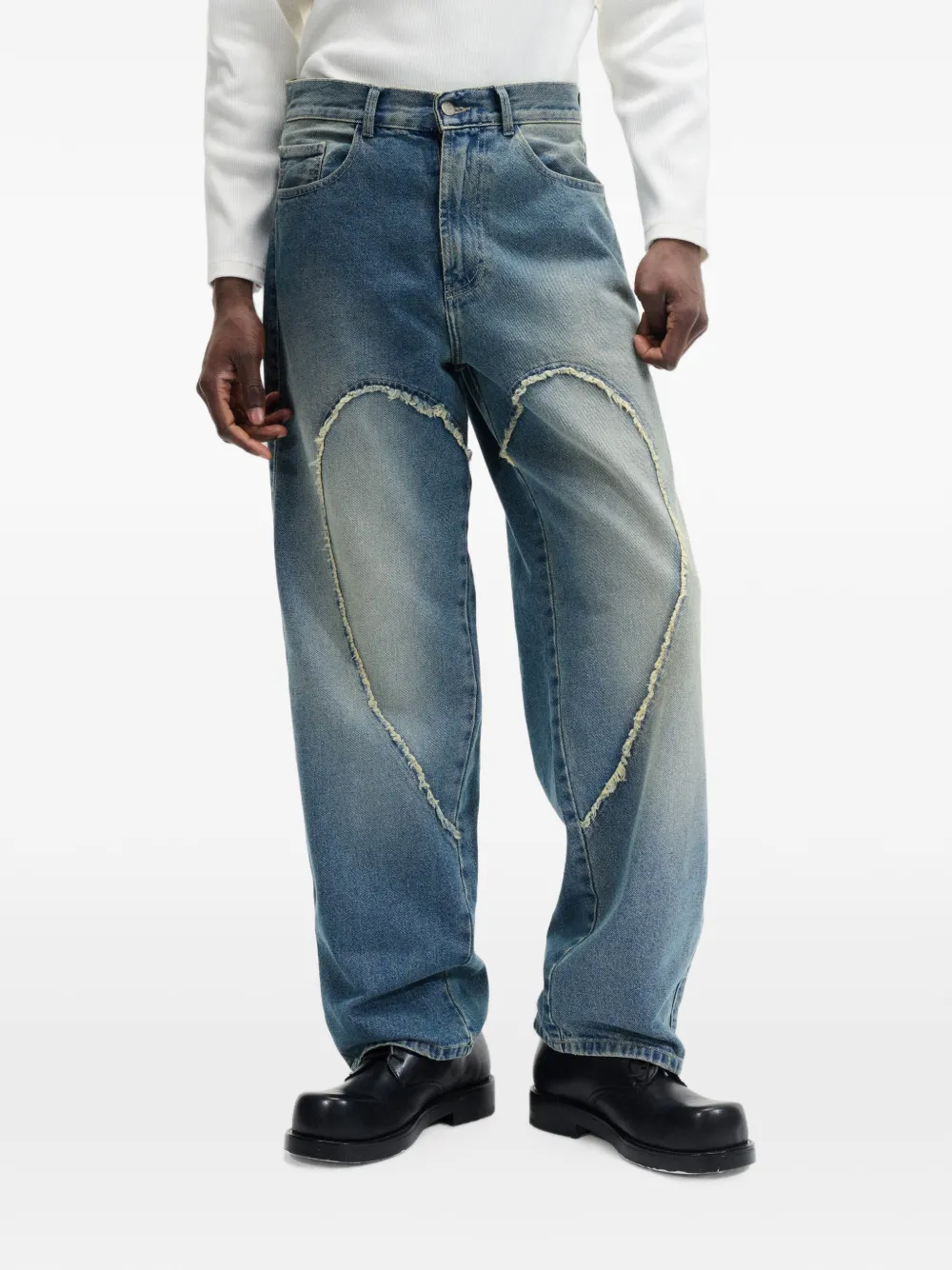 CARNE BOLLENTE Love 00's jeans met gerafelde randen en hart-patch Blauw
