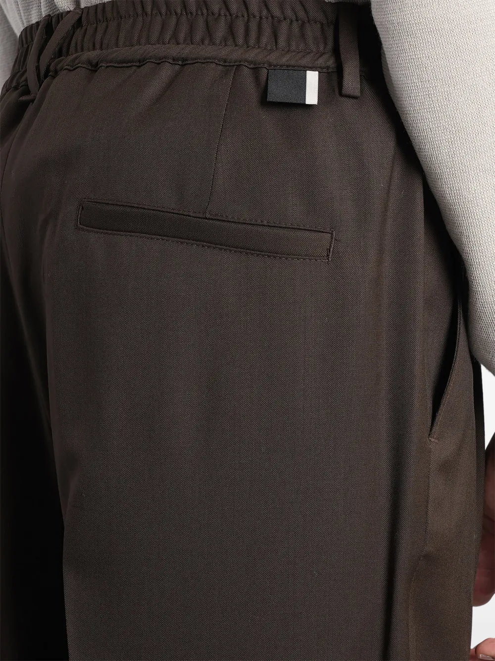 Low Brand Zen pleated tapered trousers Bruin