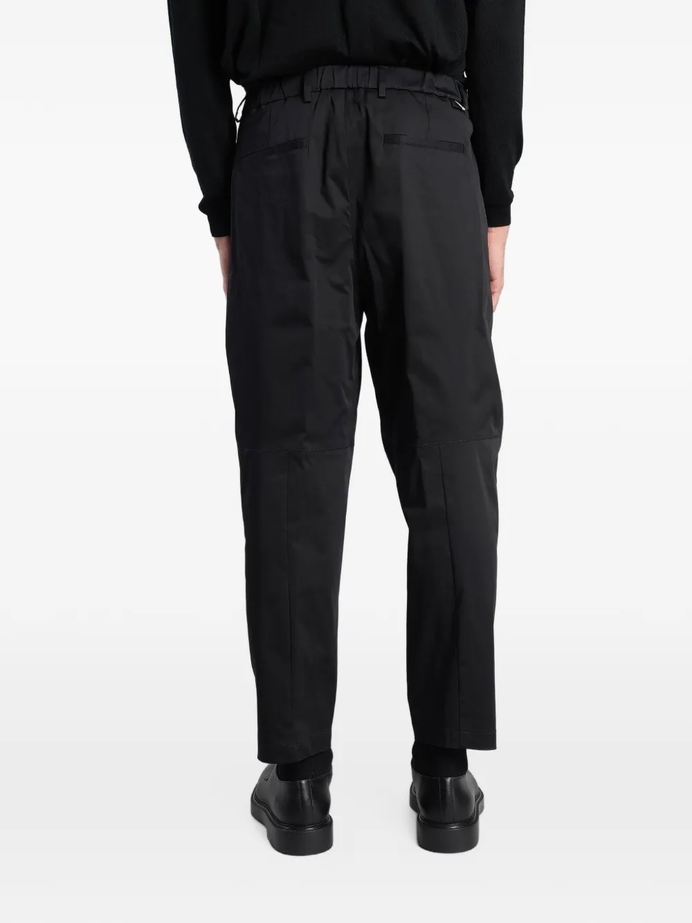 Low Brand Amemura pleated tapered trousers Zwart