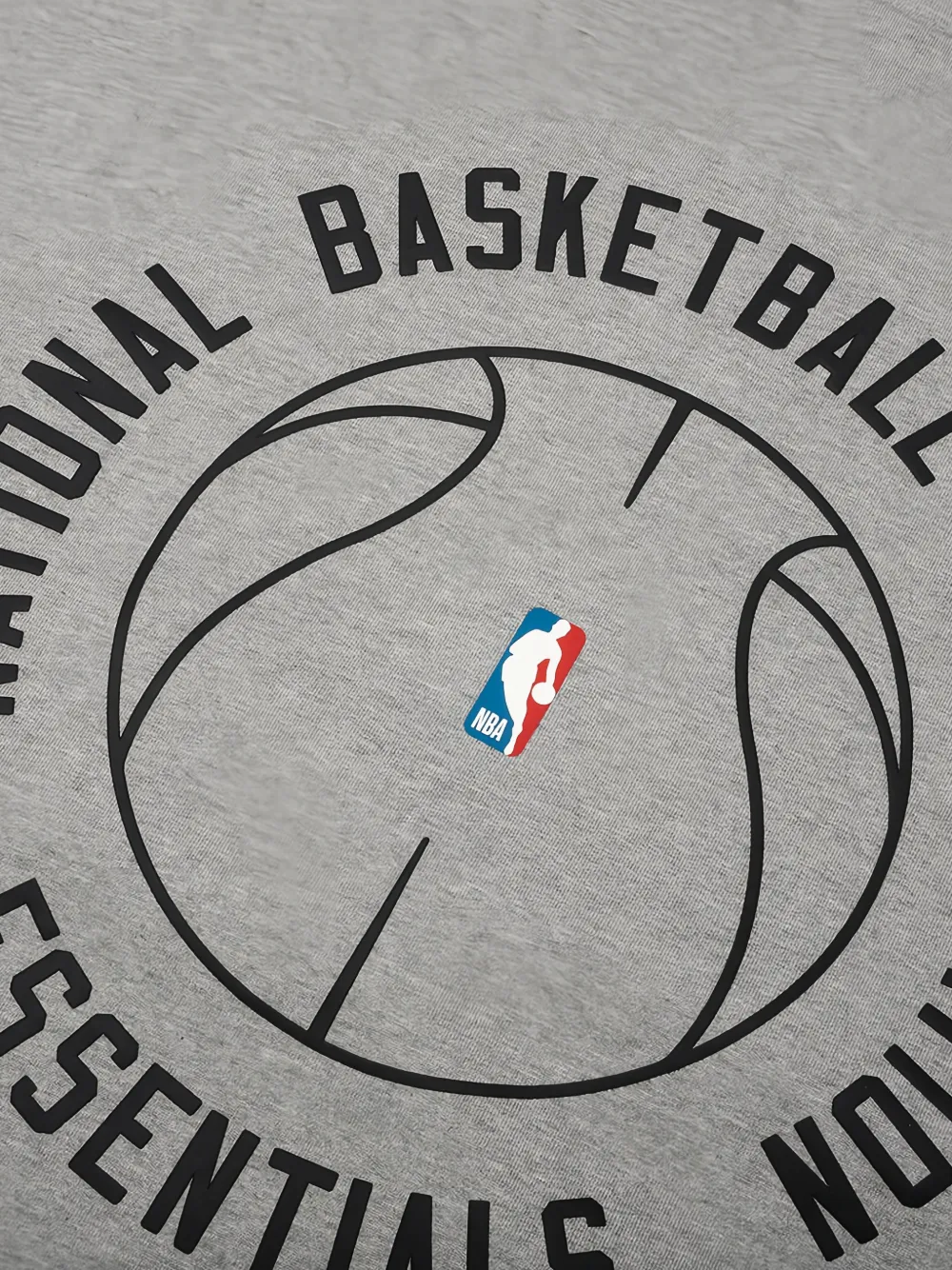 FEAR OF GOD ESSENTIALS NBA x Barkley Hendricks trui met logo-print Grijs