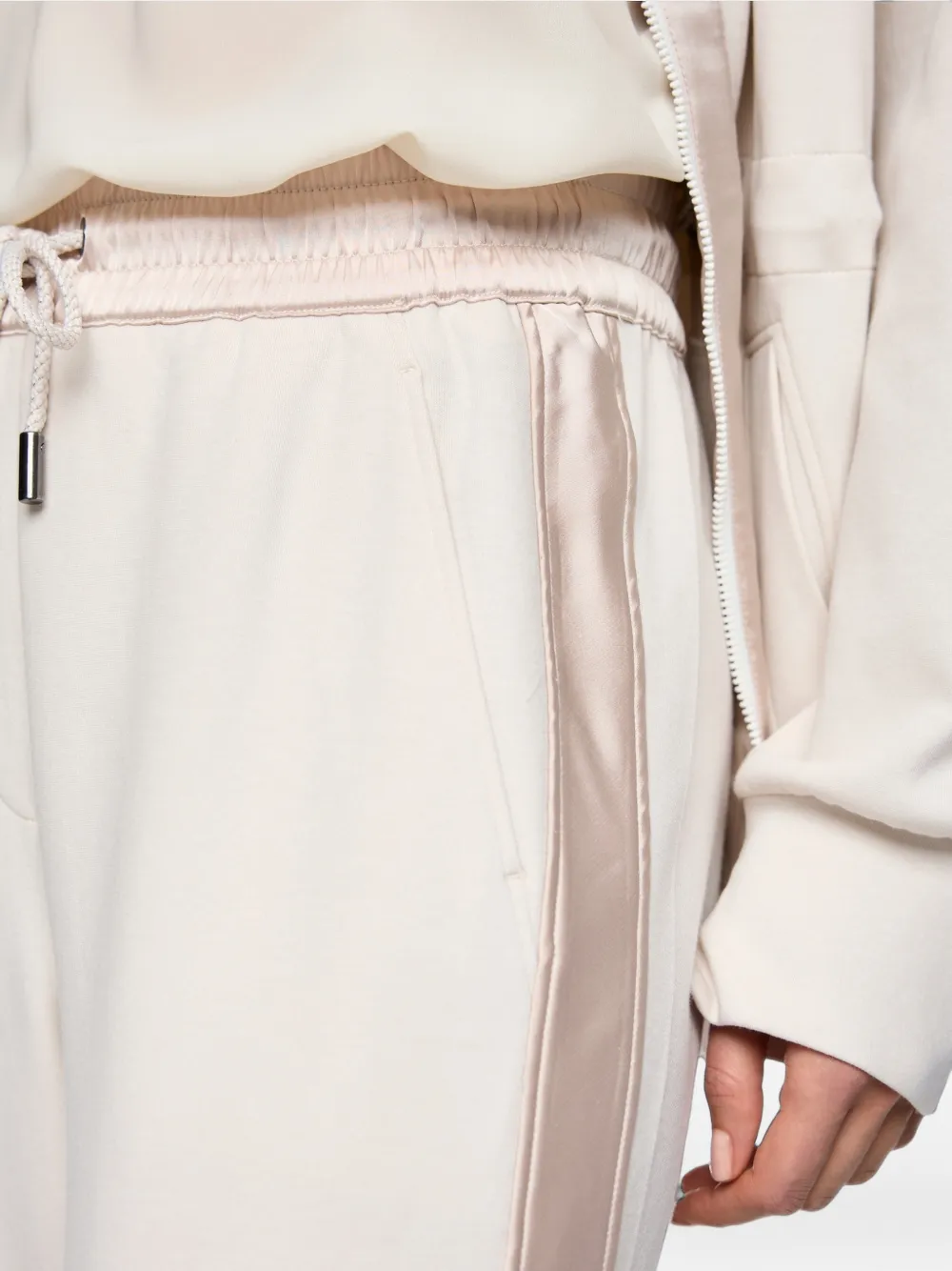 MARCCAIN Washington broek met satijnen afwerking Beige