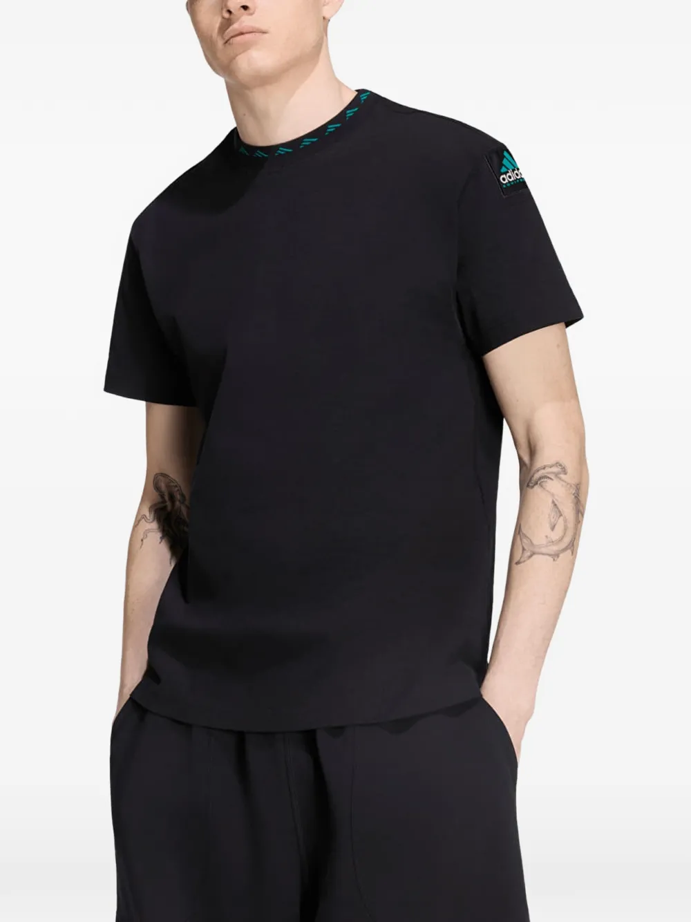 adidas Equipment logo-patch T-shirt Zwart